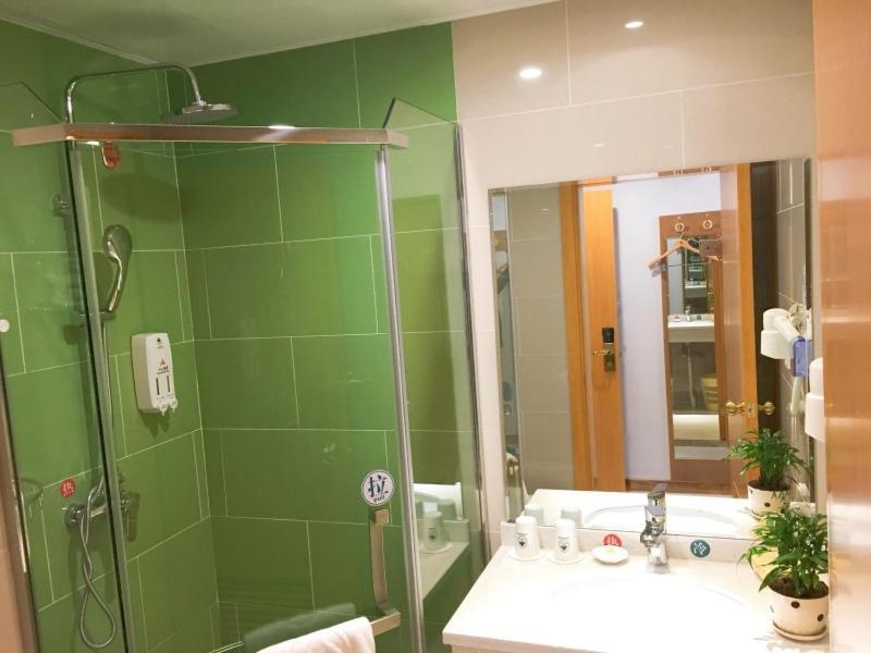 Greentree Inn Jiangxi Fuzhou Gandong Bridge Express Hotel エクステリア 写真